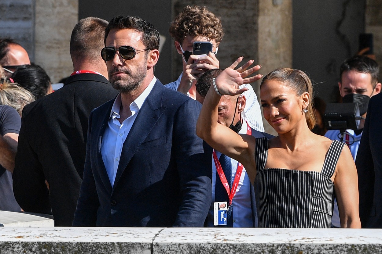 Cuplul „Bennifer” revine: Jennifer Lopez și Ben Affleck s-au căsătorit în Nevada
