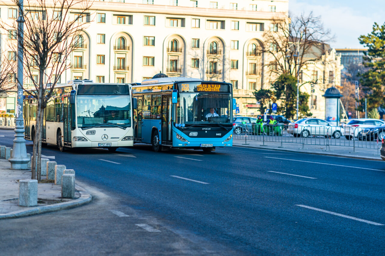 Cazul tinerei cu dizabilități care a fost umilită de doi șoferi de autobuz a ajuns în atenția STB. Ce a decis conducerea