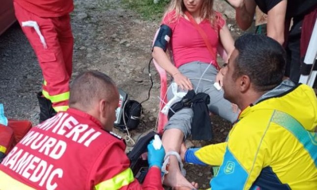 „A vrut să se spele pe mâini în pârâu şi nu a observat şarpele“. O tânără de 29 de ani a fost mușcată de o viperă, în Munții Făgăraș