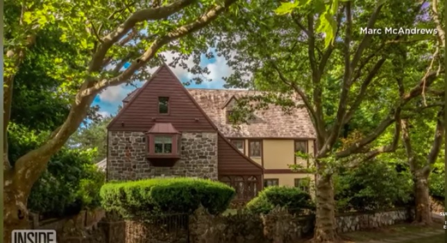 Casa familiei Corleone, de închiriat pe Airbnb. Cât costă o noapte de cazare la „Nașul” acasă