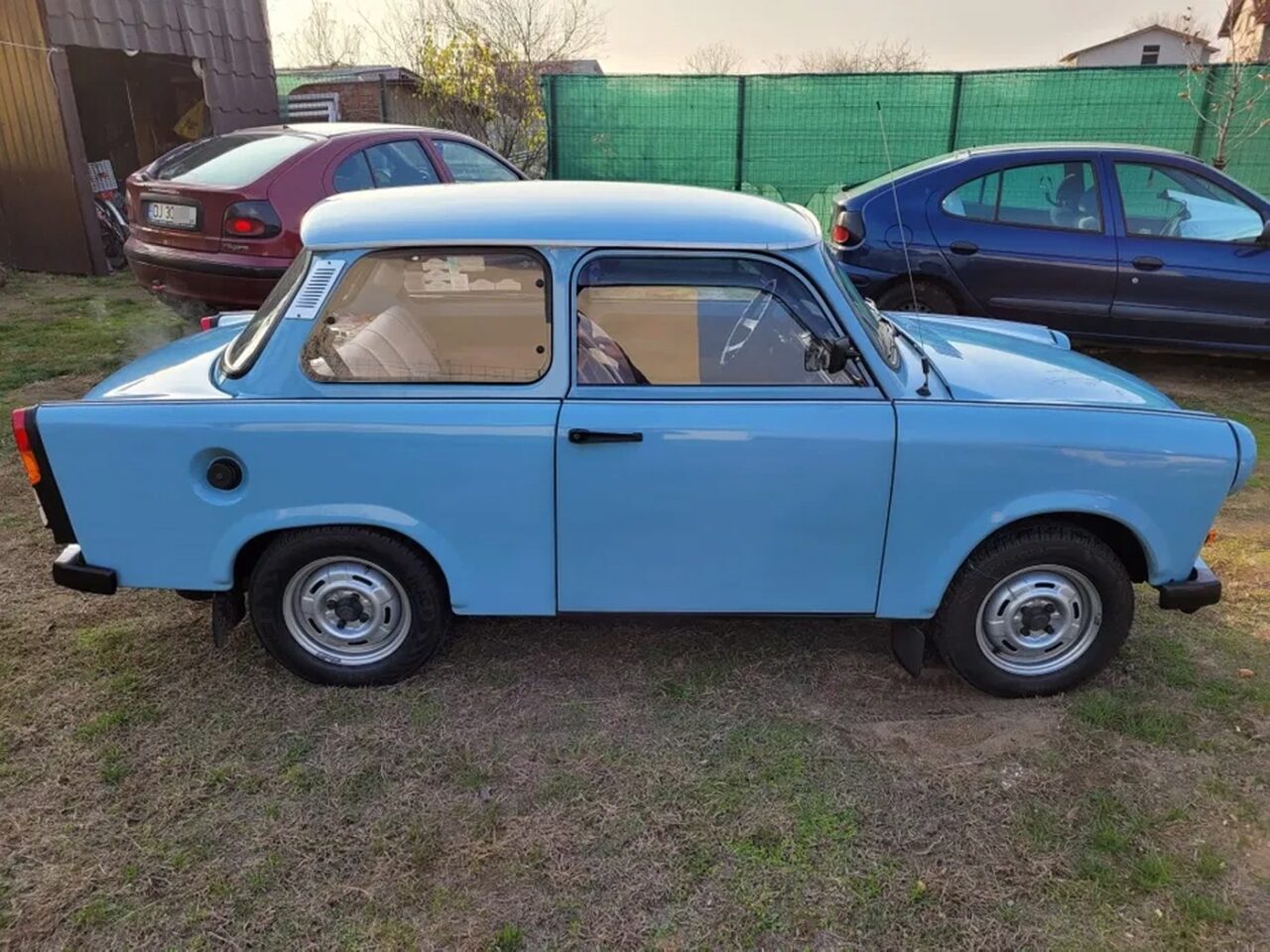 De necrezut! Cu ce sumă uriașă se vinde acest Trabant vechi, din anul 1990