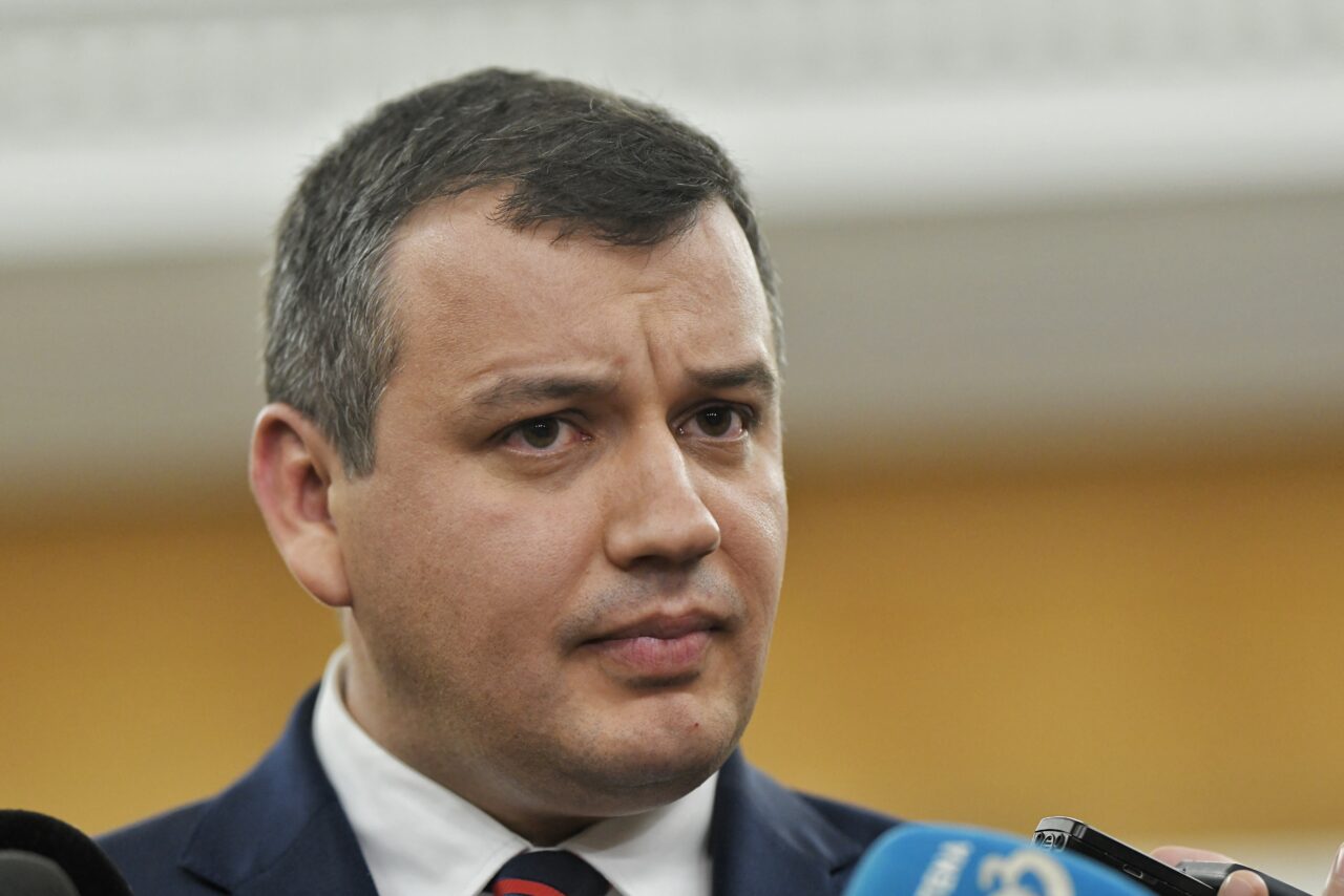 Eugen Tomac cere demisia președintelui CNCD: „Nu mai poate deţine, nici măcar o zi, o funcţie cu o responsabilitate uriaşă în statul român”
