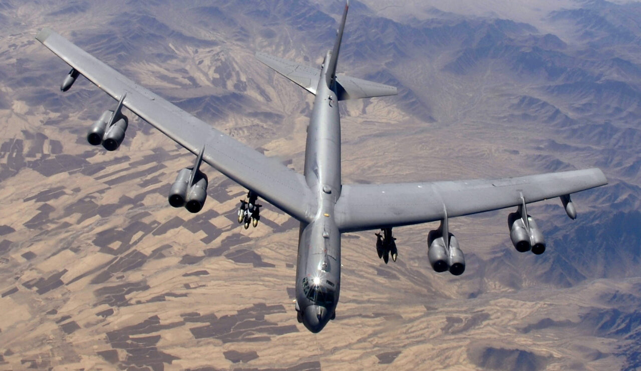 Două avioane ale armatei americane survolează Europa de Sud-Est pentru a dovedi „angajamentul” SUA faţă de membrii NATO