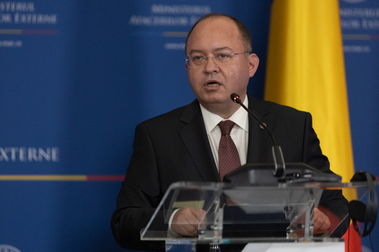 Bogdan Aurescu, mesaj după șase luni de război, care coincide cu Ziua independenței față de URSS: „Sprijinirea eforturilor de redresare a Ucrainei reprezintă o prioritate pentru România”