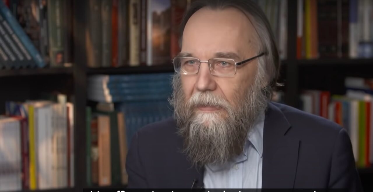 Prima reacție a lui Alexandr Dughin de la asasinarea fiicei: „Ea nu a cerut niciodată violenţă şi război. Duşmanii Rusiei au ucis-o pe furiş”