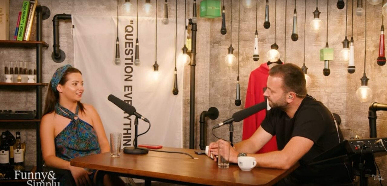 VIDEO | Anca Dinicu, dezvăluiri în podcast-ul „Funny & Simplu” al lui Mihai Morar: „Jim Carrey mi se pare foarte amuzant. Umorul este o nevoie de a mea”