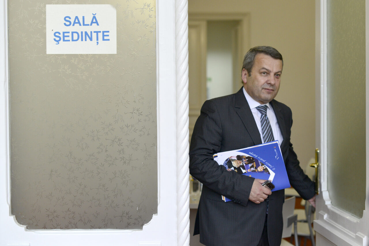 Gheorghe Ialomițianu, vicepreşedinte PMP: „În timp ce românii o duc din ce în ce mai rău, coaliţia PNL-PSD-UDMR îşi atribuie o mare victorie: o scădere nesemnificativă a ratei de inflaţie de 0,14%”