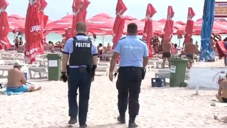 VIDEO | Salvamarii au apelat la polițiști pentru a scoate din apă un turist care ignorase steagul roșu. „Nu ne-am înțeles cu el, pur și simplu”