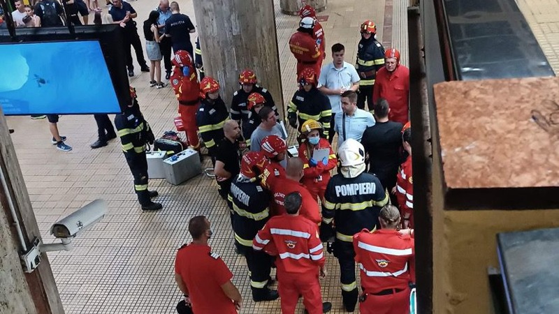 Un bărbat a murit după ce a fost lovit de metrou în stația Piața Unirii