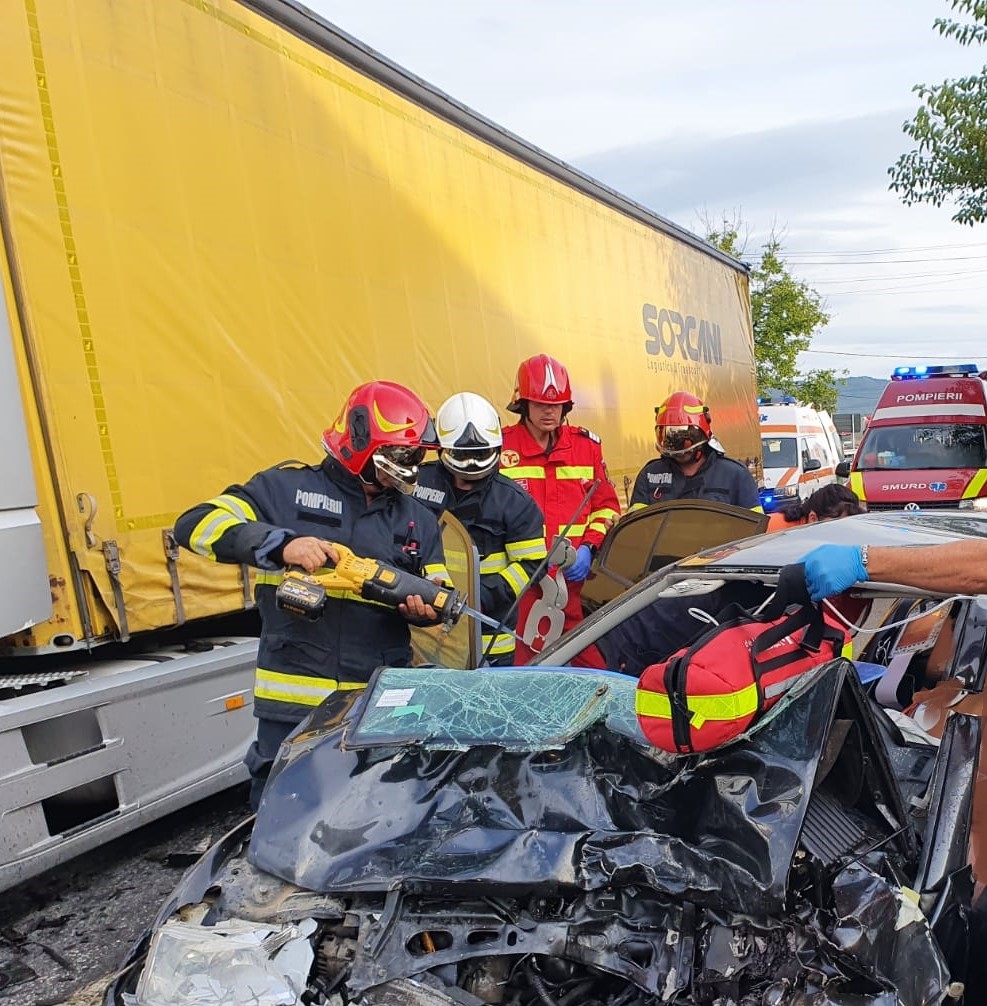 Accident tragic în Bihor. Echipajele medicale au încercat să resusciteze două victime