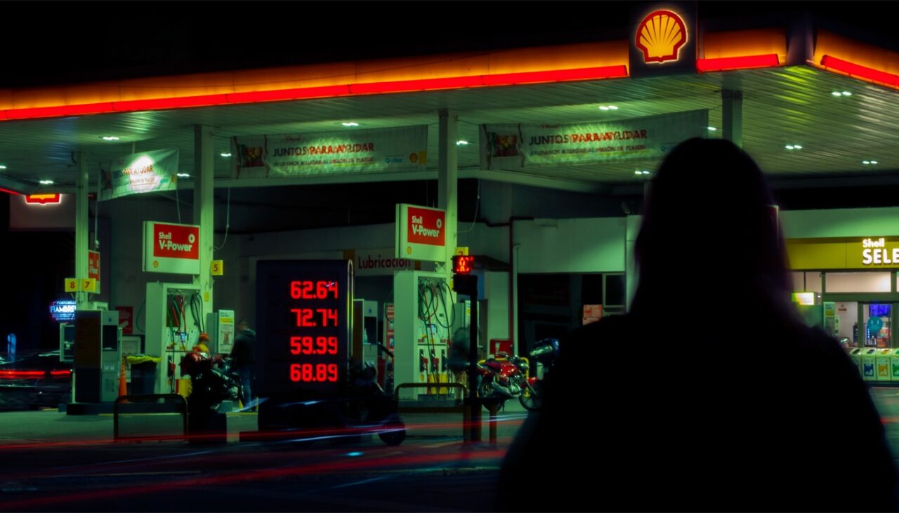 Prețuri carburanți România 2022 | Câți lei a ajuns un litru de motorină în benzinăriile din București și Cluj-Napoca