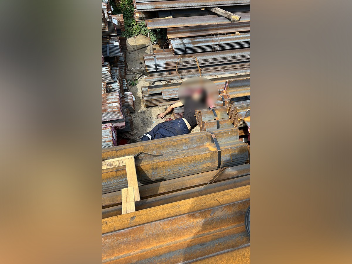 Un muncitor a murit pe loc, după ce mai multe bare de fier au căzut peste el. Unde a avut loc tragedia