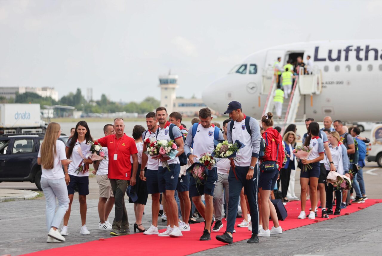 Lotul de canotaj al României, primit la Salonul Oficial al Aeroportului Henri Coandă! „Tricolorii” au cucerit cinci medalii de aur şi trei de bronz la Campionatele Europene
