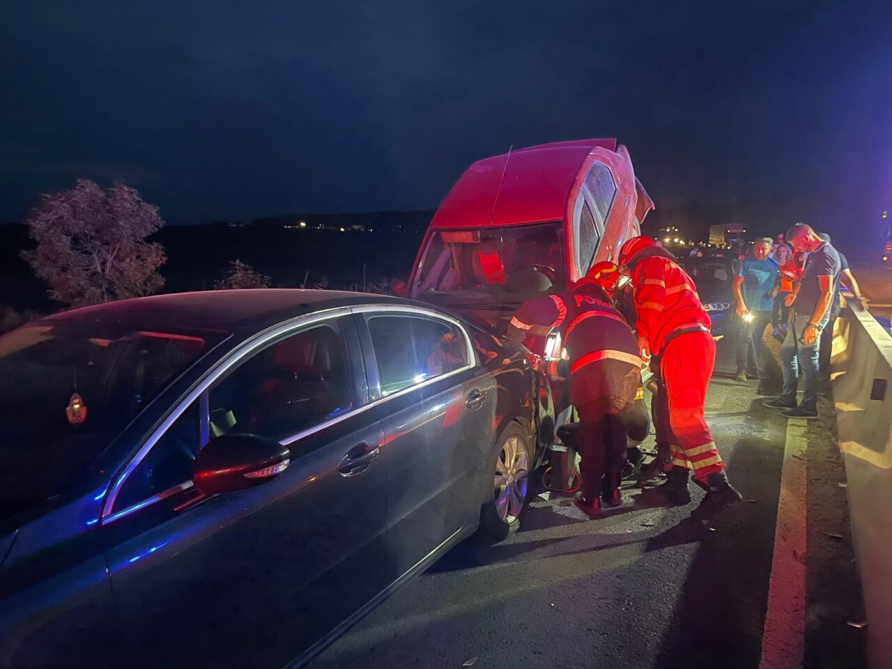 FOTO-VIDEO | Carambol cu patru mașini, pe un drum național din județul Olt. Care este bilanțul victimelor