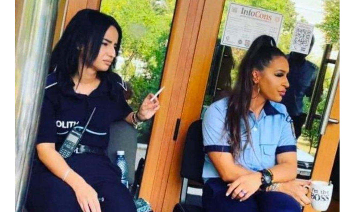 O poză cu două polițiste, stând la cafea și țigară, a devenit virală pe Facebook. Poliţia Capitalei a deschis o anchetă