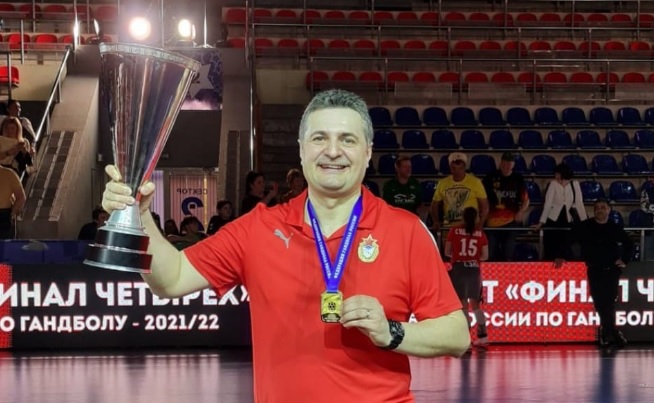 Adi Vasile rămâne doar la CSM București! Florentin Pera, cu 13 voturi din 14, este noul selecționer al naționalei feminine de handbal a României