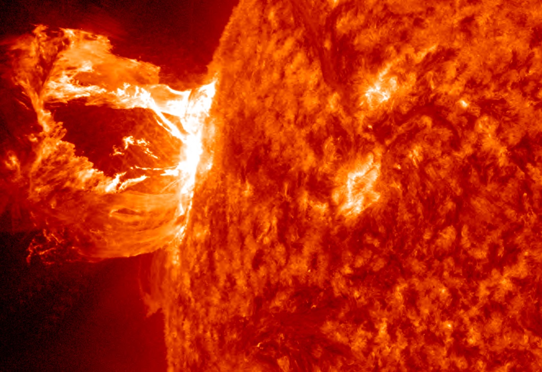 165 de ani de la cea mai puternică FURTUNĂ SOLARĂ. Ce efecte dezastruoase ar produce astăzi fenomenul care în 1859 a aprins stâlpii de telegraf