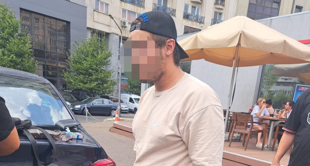 Un bărbat din Capitală a fost reținut de polițiști după ce ar fi agresat sexual o femeie în liftul unui bloc din Sectorul 2