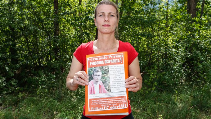 FOTO | O româncă stabilită în Germania își caută cu disperare fiul. Tânărul a lăsat în urmă un bilet și a dispărut fără urmă