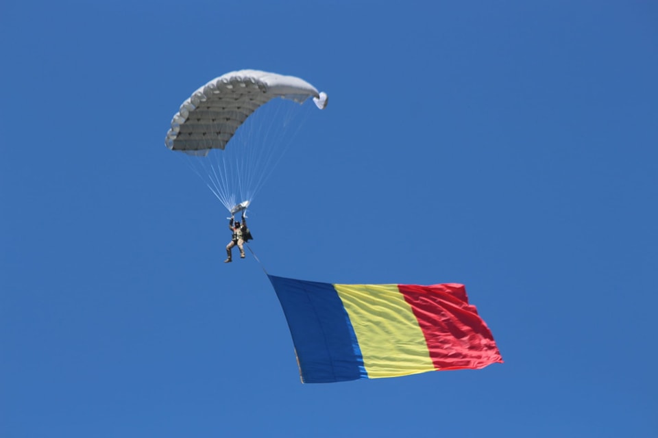 Forțele pentru Operații Speciale recurtează parașutiști comando / Cine se poate înscrie
