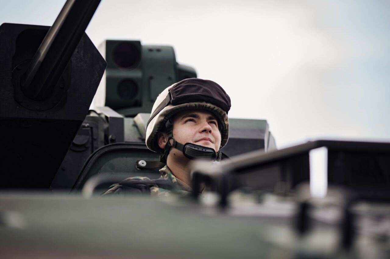 VIDEO | Selly intervine în scandalul produs de apariția sa în uniformă militară: „Nu este o campanie MApN și nu am fost plătit de Armata Română”