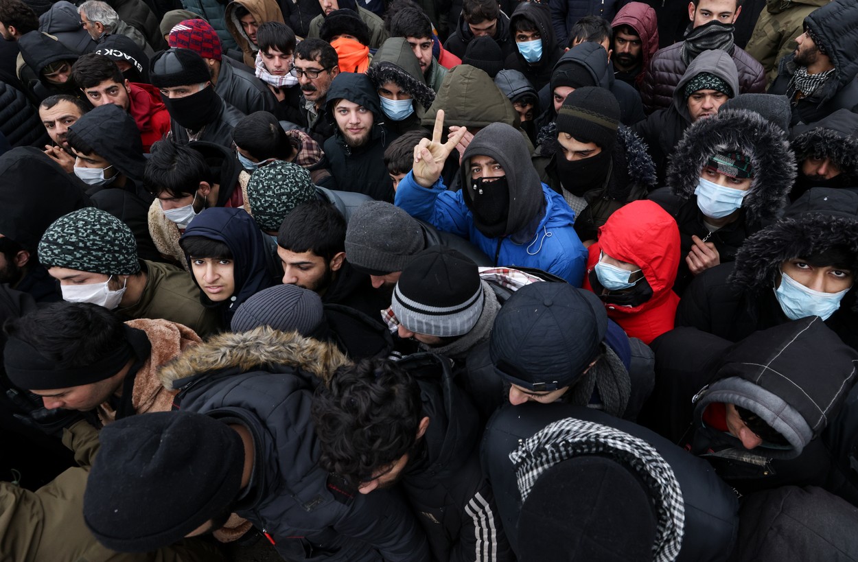 Lituania anunță că a finalizat construirea unui gard la granița cu Belarus pentru a opri valul de migranți alimentat de Rusia