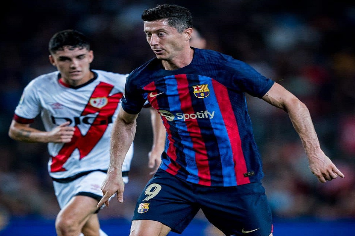 Robert Lewandowski a fost jefuit înaintea unui antrenament al Barcelonei. Fotbalistul acorda autografe în momentul furtului