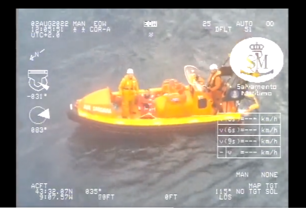 VIDEO Misiune ”aproape imposibilă” a scafandrilor spanioli. Un francez a fost salvat miraculos din apele Oceanului Atlantic după ce a supraviețuit mai multe ore sub o barcă