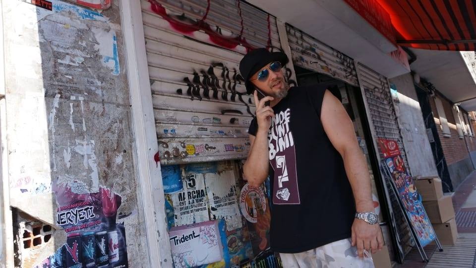 Rapper-ul Subsemnatu a fost condamnat pentru trafic de droguri. Peste 400 de persoane ar fi cumpărat cannabis de la cântăreț