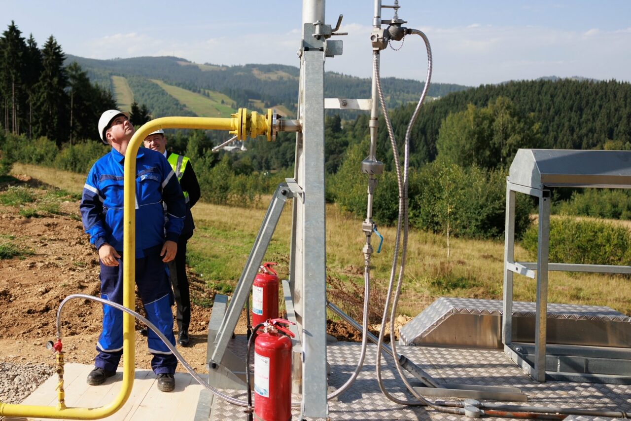 VIDEO | Transgaz a adus gazele la intrarea în Vatra Dornei, la 18 ani după ce autoritățile locale s-au împrumutat, pe 25 de ani, pentru acest angajament