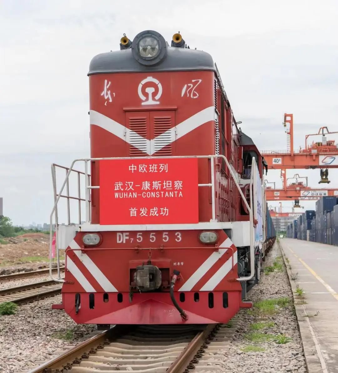 Primul tren de marfă pe ruta China-România a plecat din Wuhan. Ce produse se află în cele 50 de vagoane și care este destinația finală