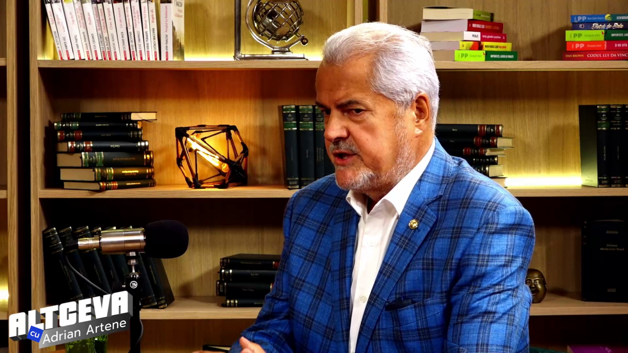 Adrian Năstase: În 1972 am organizat un festival de folk la Universitate. Adrian Păunescu s-a inspirat de acolo și a creat Cenaclul Flacăra | VIDEO