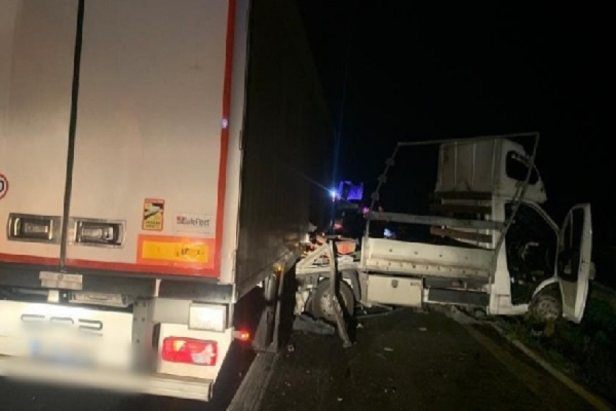 Se întorcea acasă din Italia, pentru înmormântarea tatălui, dar la Lugoj a fost strivit de un TIR