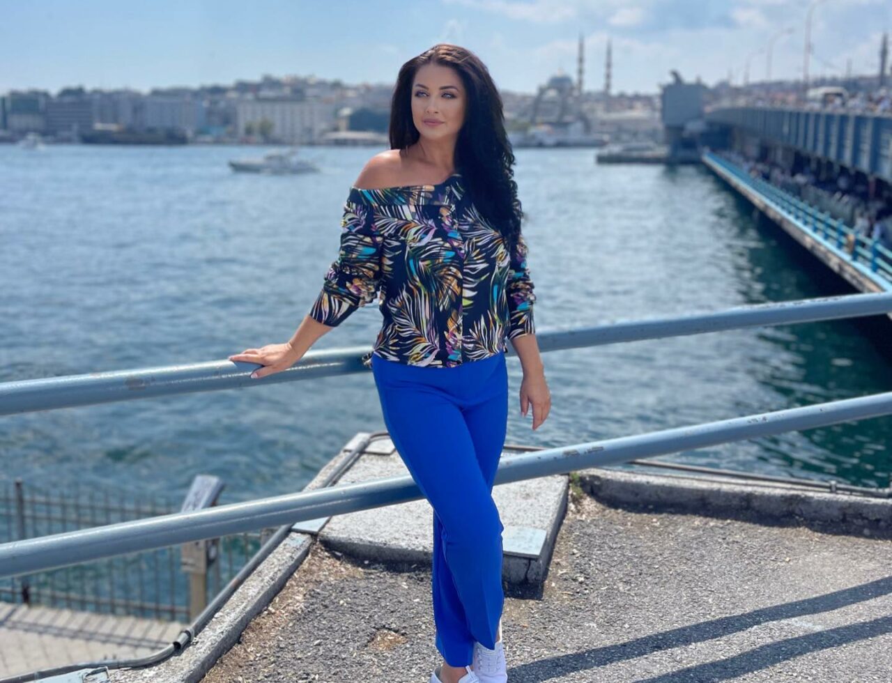 Dieta cu 1.200 de calorii pe zi a Gabrielei Cristea. Câte mese mănâncă prezentatoarea de la Antena Stars