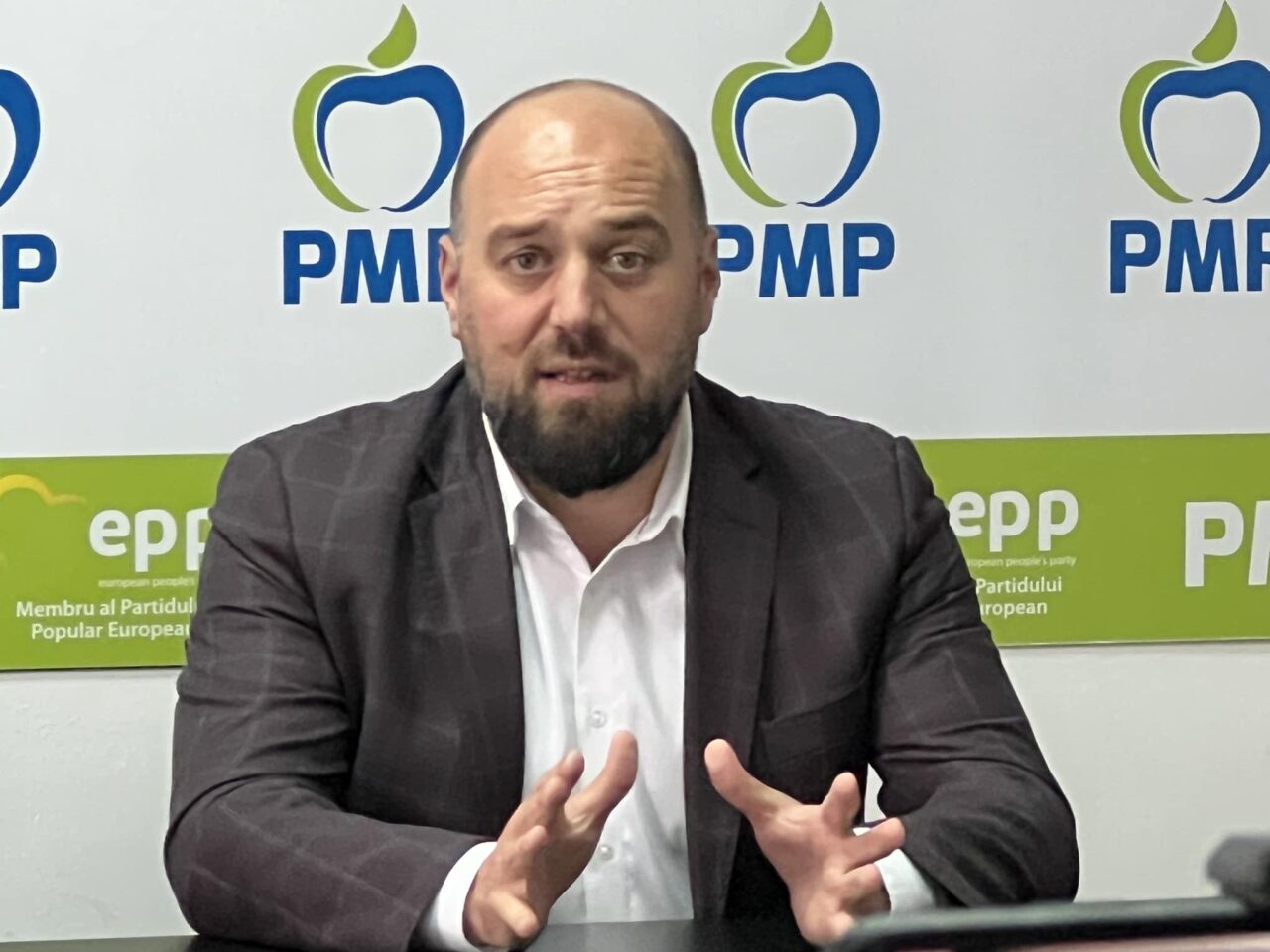 PMP, nemulțumit de decizia Senatului privind majorarea indemnizațiilor demnitarilor: „Nu există criză pentru PSD şi PNL, ci doar pentru români!”