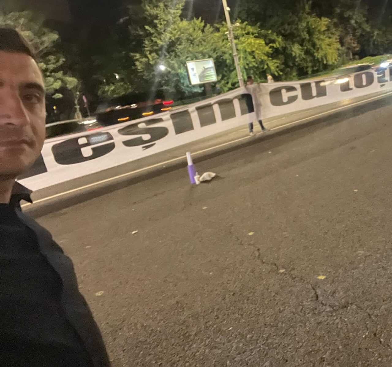 George Simion, dus la secția de Poliție seara trecută. Polițiștii susțin că avea permisul suspendat