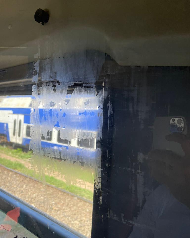 ANPC, un nou control la CFR pentru a verifica dacă sunt curate vagoanele. „Lucrurile par încremenite în timp. O găletușă, o cârpă murdară și multă indolență”