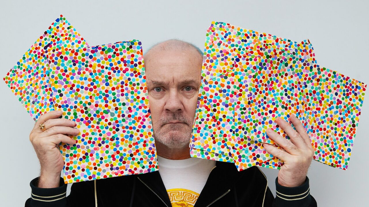 Damien Hirst prezintă la Londra prima sa expoziţie de NFT-uri și va arde în cadrul acestui eveniment o parte dintre picturile sale