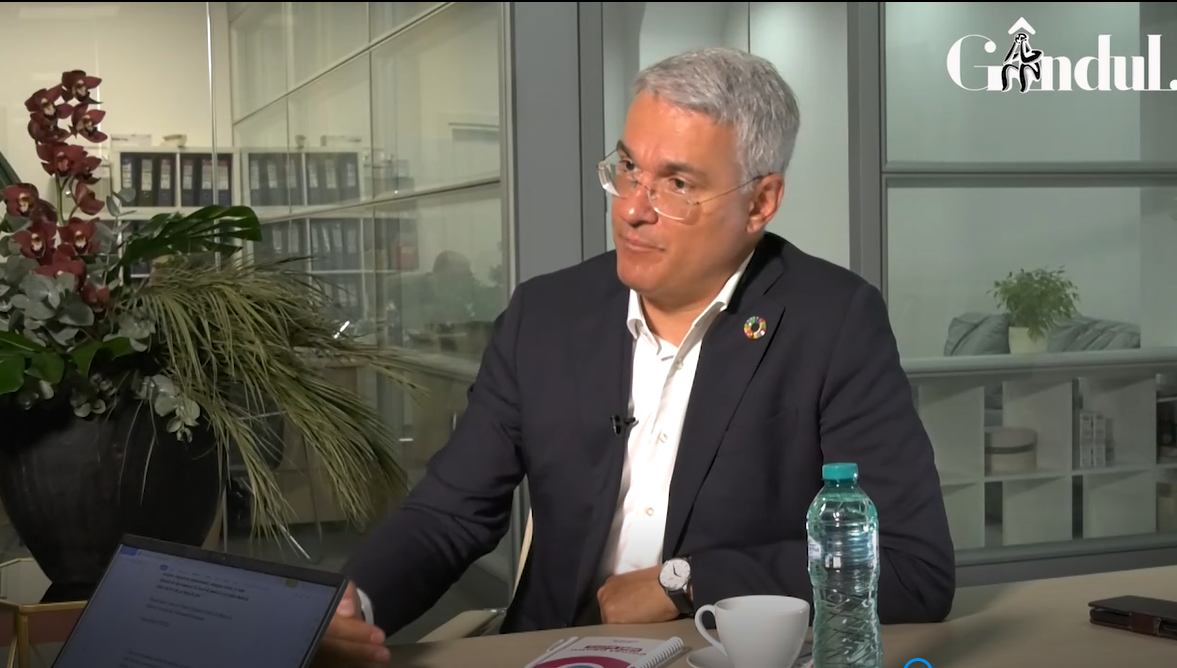 EXCLUSIV VIDEO | Cum se vede România de la Bruxelles? Europarlamentarul Dragoș Pîslaru: „Este privită ca un mare paradox, o țară a contrastelor, alegând foarte des să stea în defensivă”
