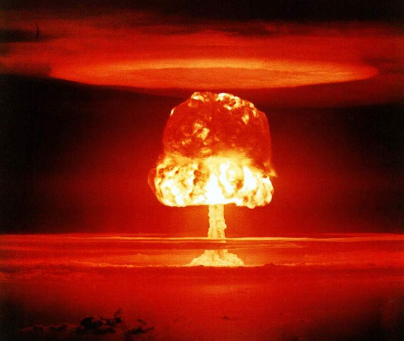 Medvedev amenință: Rusia, pregătită să apere nuclear teritoriile cucerite în Ucraina!