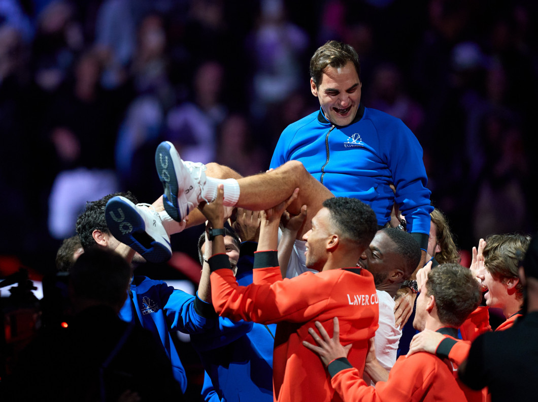 Goodbye, Mister Perfect! Roger Federer, tenis pentru istorie. Lacrimi, emoții și aplauze la ultimul său FEDAL. „A fost mereu ceea ce mi-am dorit, împreună cu băieții din echipa Lumii” (IMAGINI DE COLECȚIE)