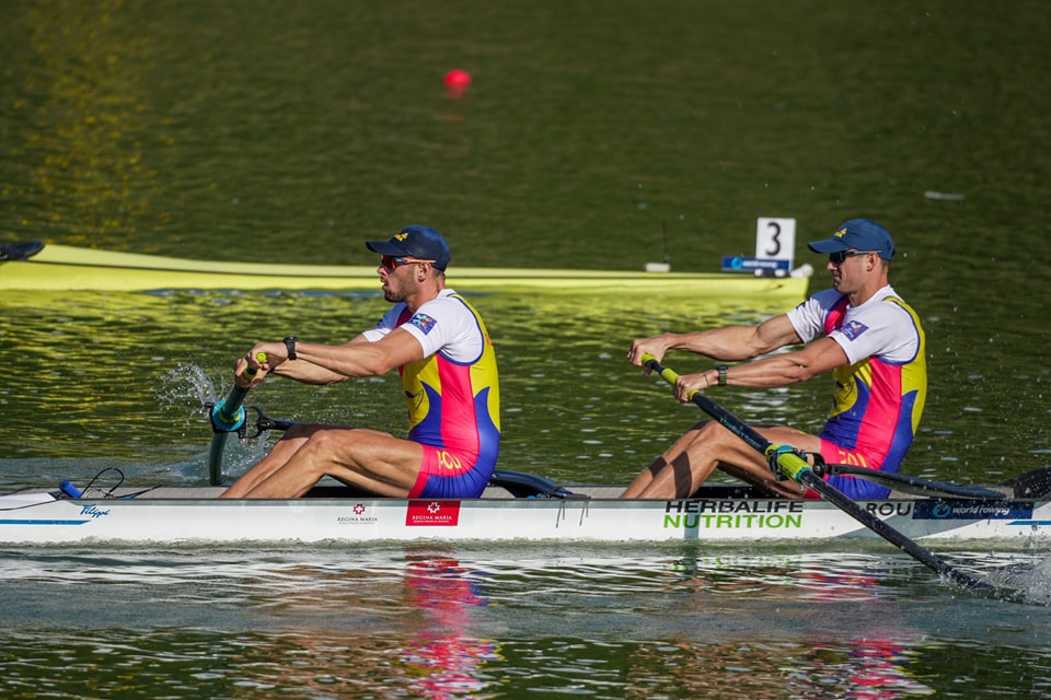 A doua medalie de aur pentru România la Campionatele Mondiale de Canotaj din Cehia. Cine formează echipajul care i-a depășit pe spanioli și pe britanici