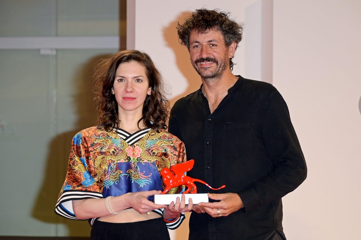 INTERVIU EXCLUSIV | Monica Stan, regizoarea filmului „Imaculat”, propus pentru o nominalizare la Oscar: ”Nu mi-am dorit să fac un film despre o clinică de dezintoxicare, ci despre lumea prin care trecem cu toții. Cred că multe fete au empatizat cu inabilitatea Dariei de a spune nu”