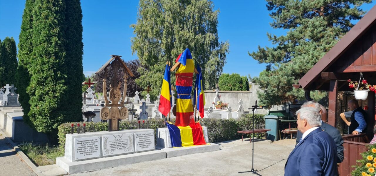 Se cere înlăturarea monumentului eroilor Securității ridicat la Pitești!