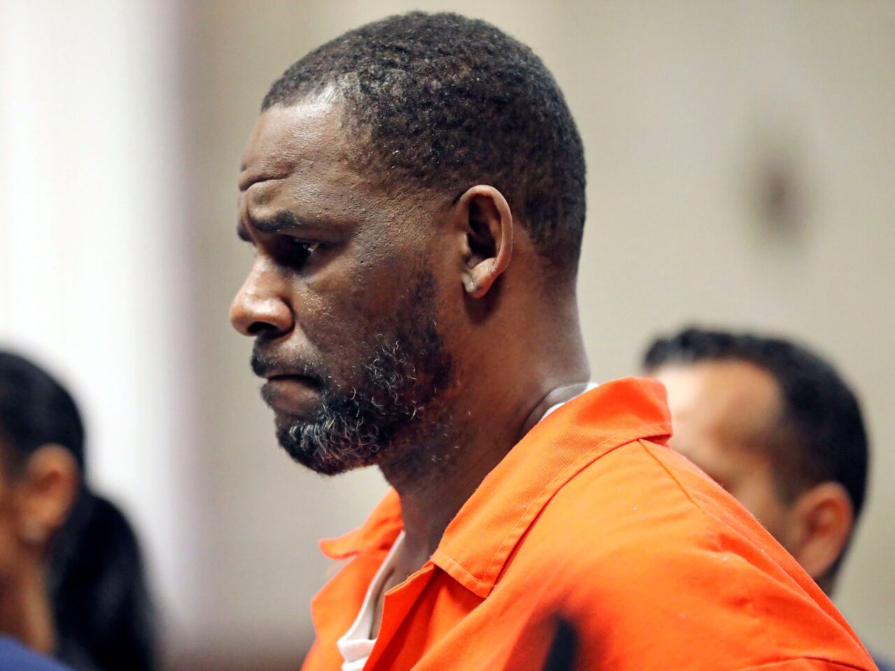 Cântărețul R. Kelly a fost găsit vinovat în cazul acuzațiilor de pornografie infantilă