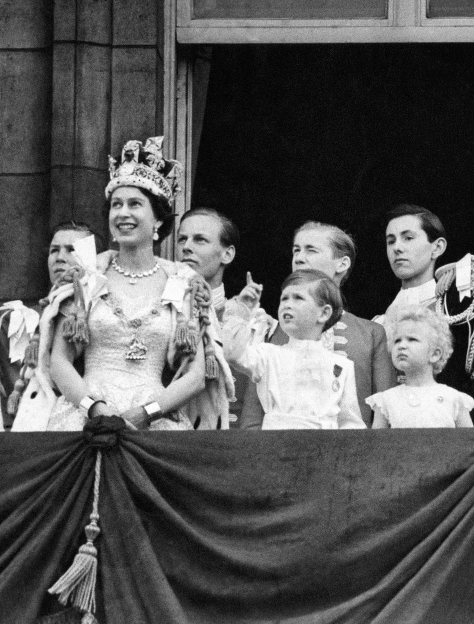 10 lucruri inedite pe care nu le știai despre Regina Elisabeta a II-a