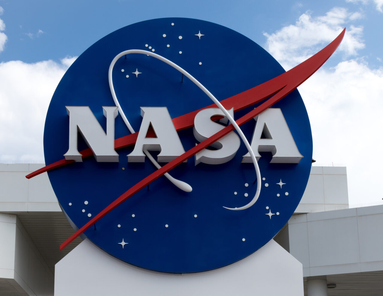 O navă NASA va lovi intenţionat un asteroid. Alexandru Mironov: „Această mică navă este sinucigașă. E vorba de un kamikaze, va exploda”