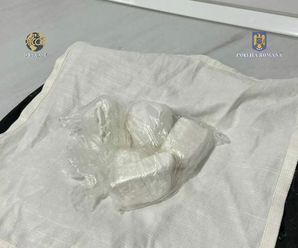 Cu cât vindea un italian gramul de cocaină în București și la Caracal. A fost arestat preventiv