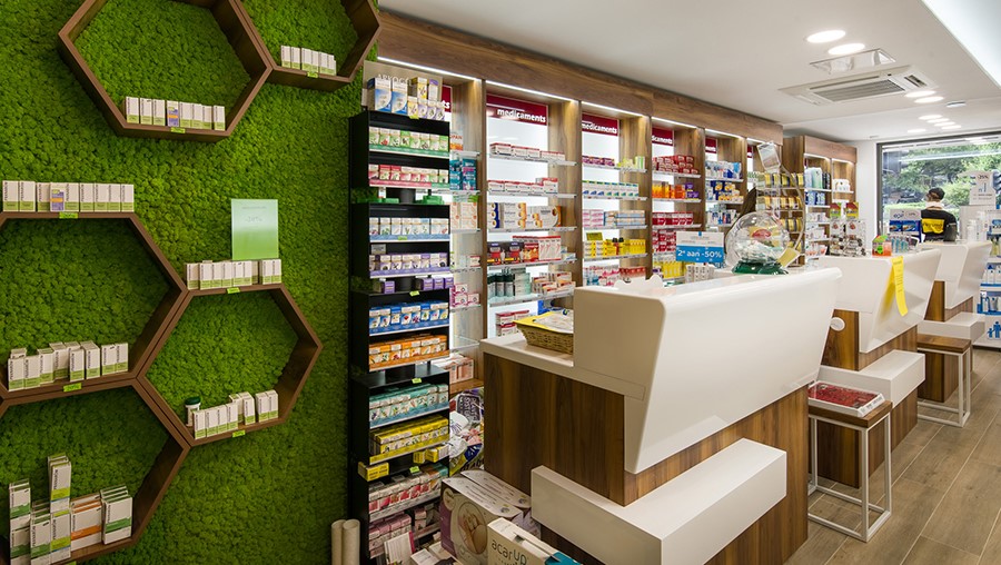 Dezamăgit pentru că l-a părăsit soția, un român a spart 27 de farmacii din Belgia. Bărbatul susține că „îl durea inima”