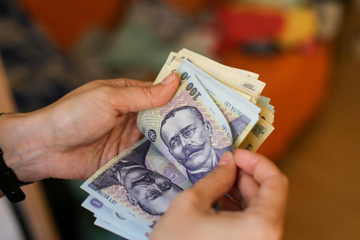 Guvernul pregătește noi vouchere pentru populație. Ce categorie socială urmează să primească bani în plus și de când